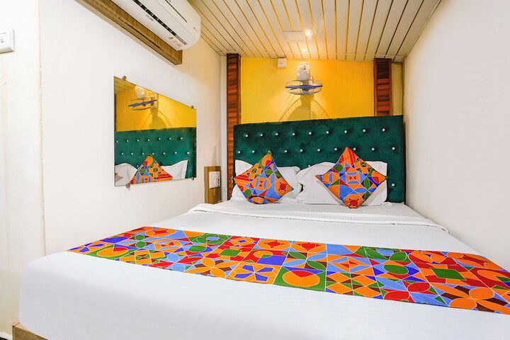 Room 11 of 27