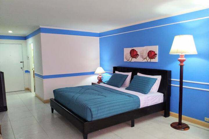 Room 53 of 147