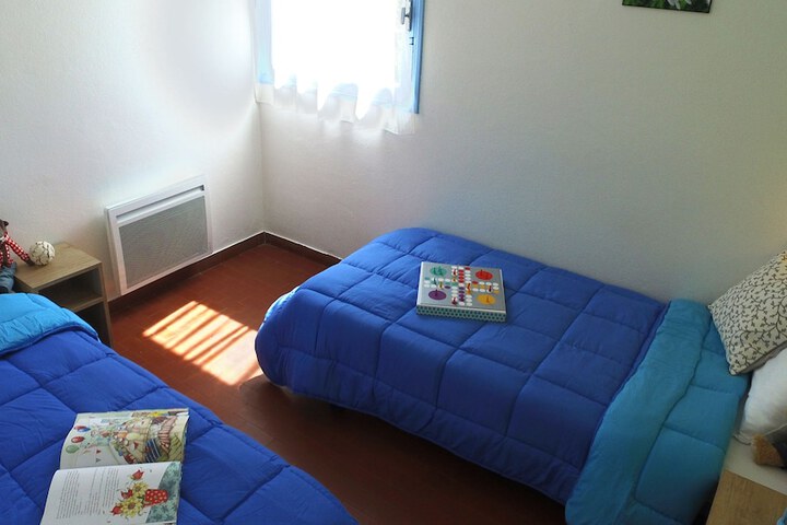 Room 9 of 42