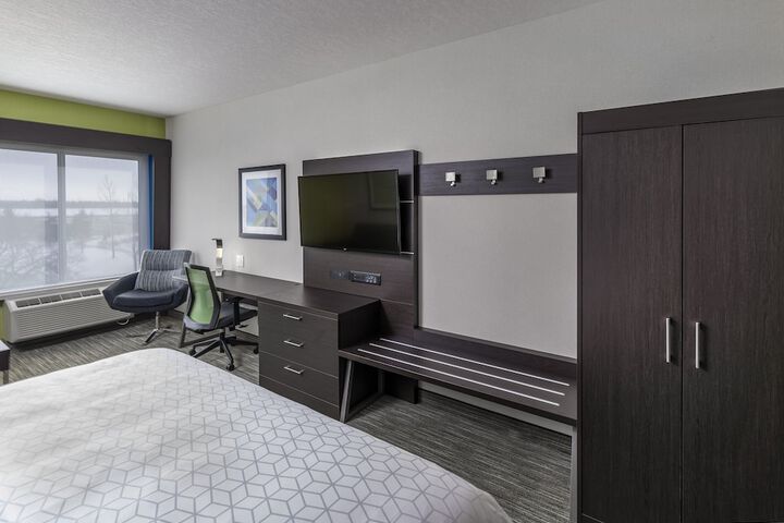 Room 4 of 47