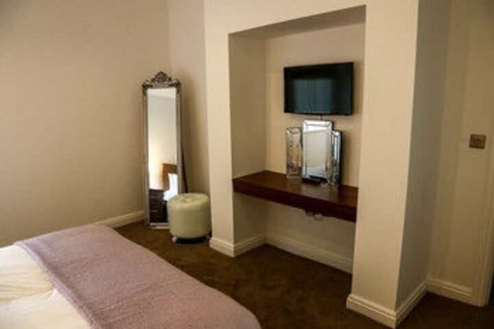 Room 7 of 30