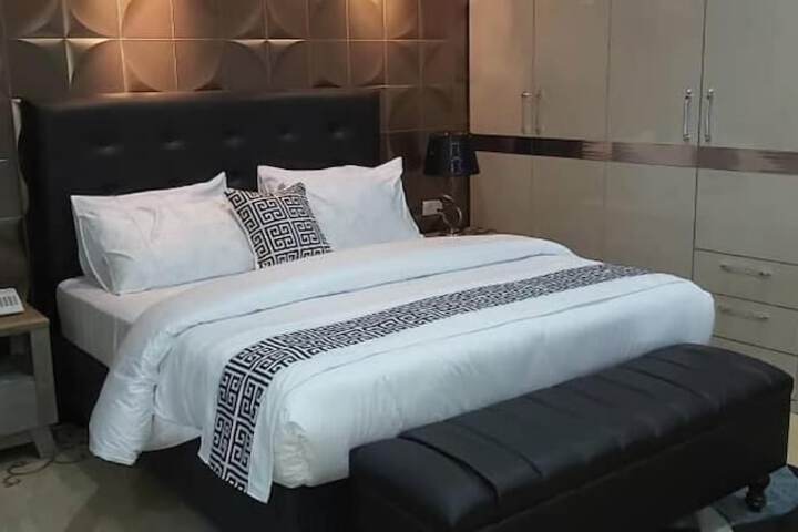 Room 8 of 43