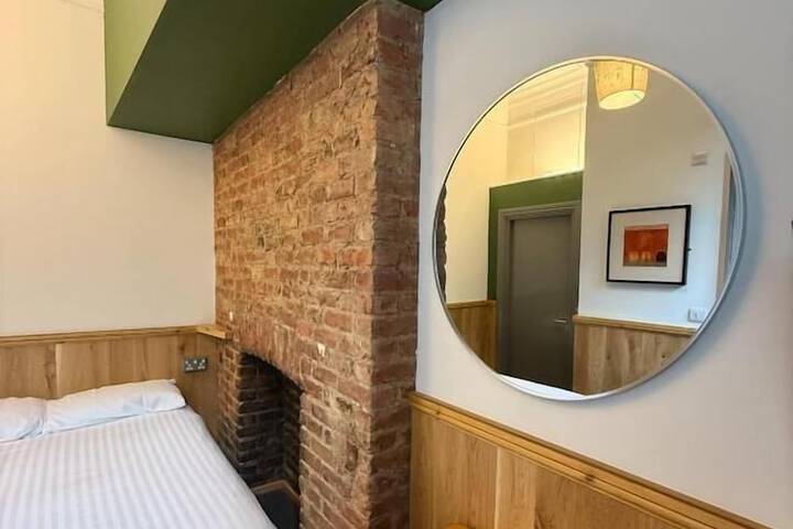 Room 42 of 64