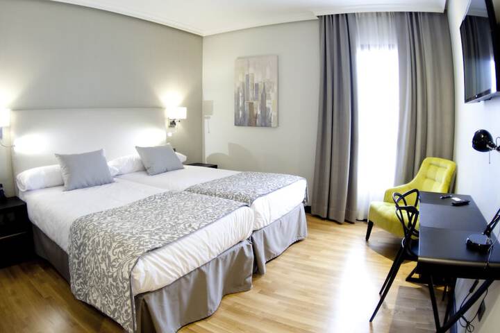 Room 25 of 61