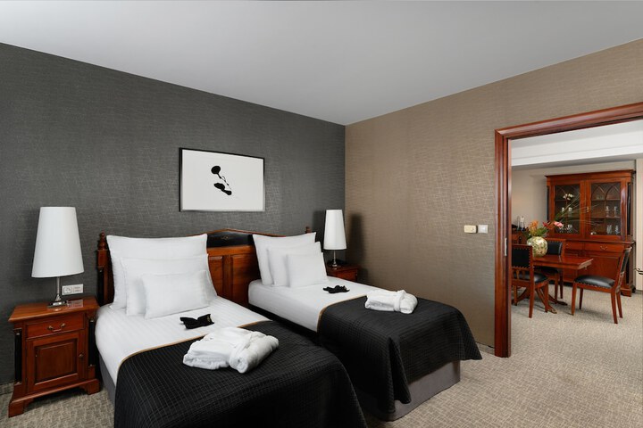 Room 22 of 47