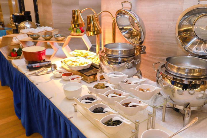 Dining 75 of 103