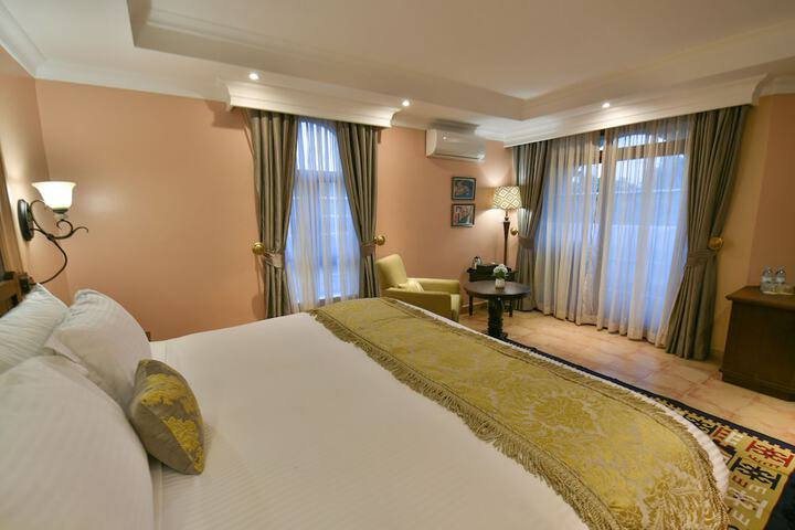 Room 10 of 82