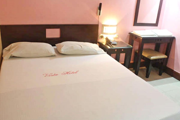 Room 5 of 30