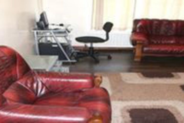 Lounge 10 of 34
