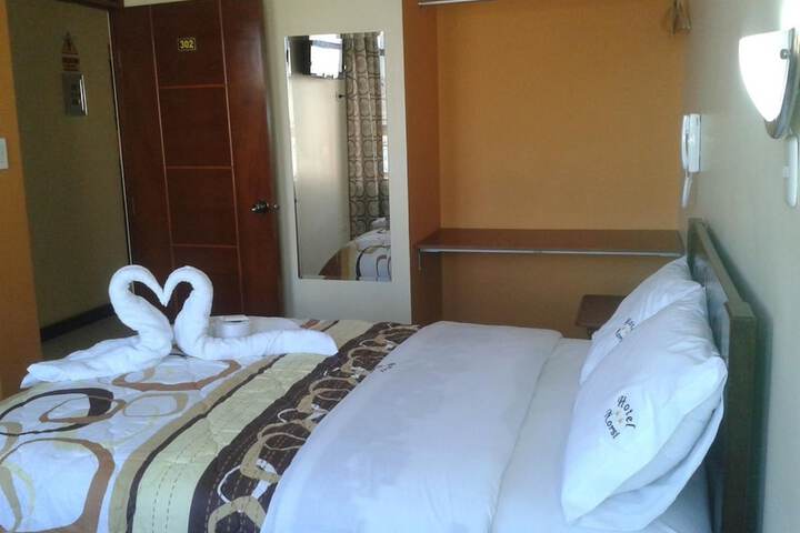 Room 10 of 29