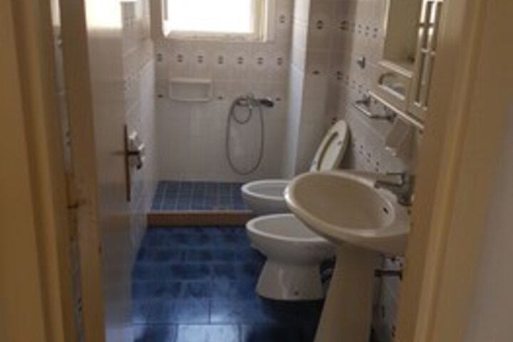 Room 5 of 52