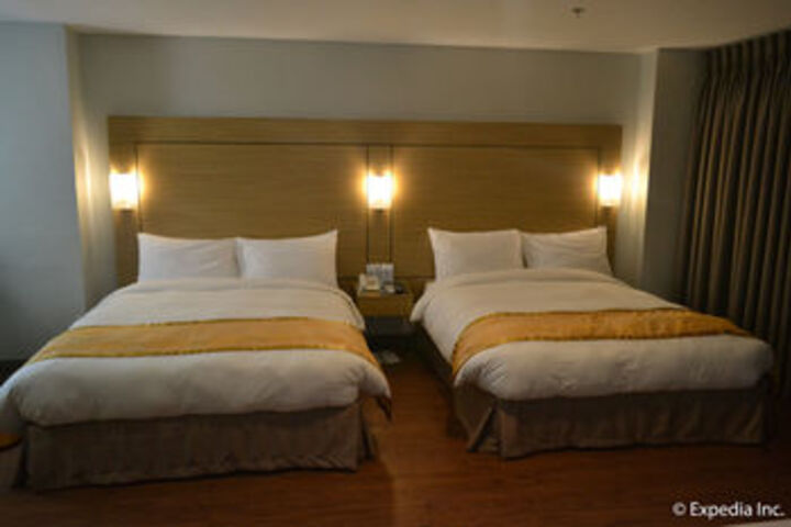 Room 33 of 85