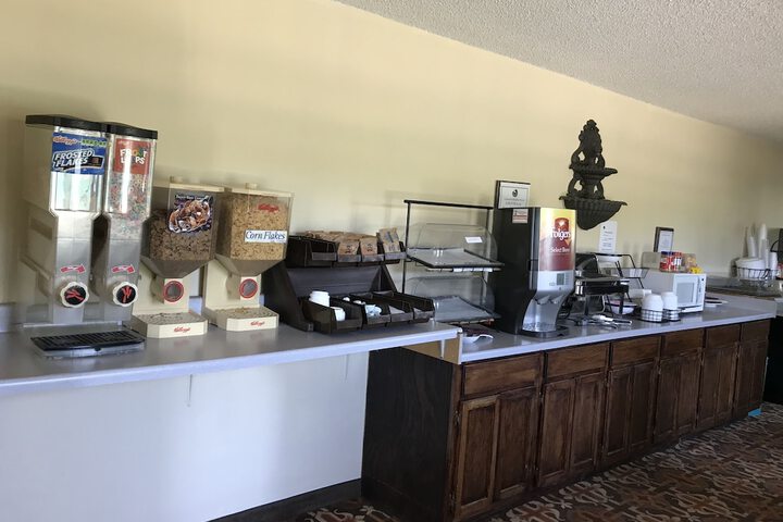 Breakfast/Coffee Service 38 of 43