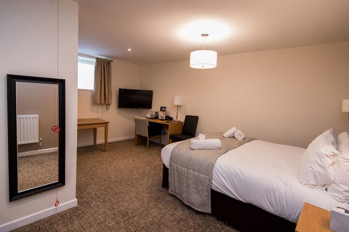 Room 3 of 44