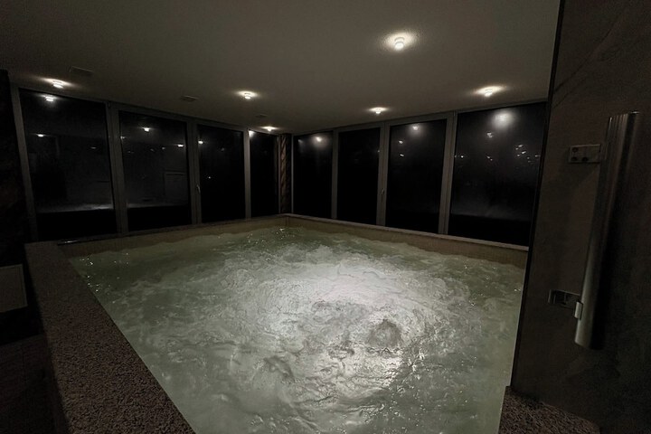 Spa 6 of 9