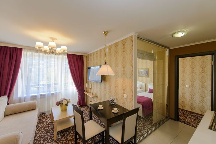 Room 27 of 72
