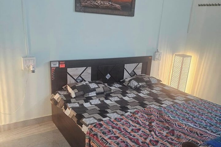 Room 11 of 18
