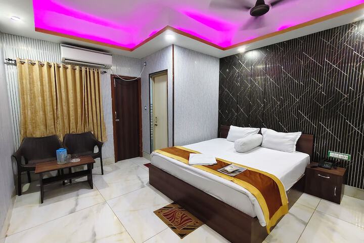 Room 3 of 70