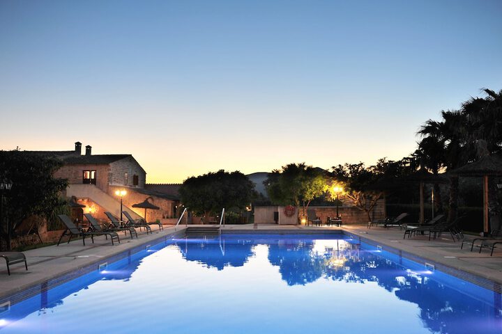 Pool 104 of 124