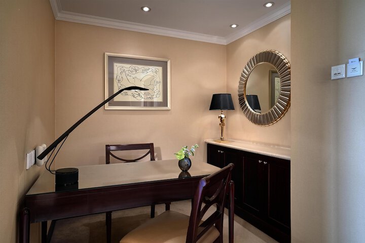 Room 44 of 114