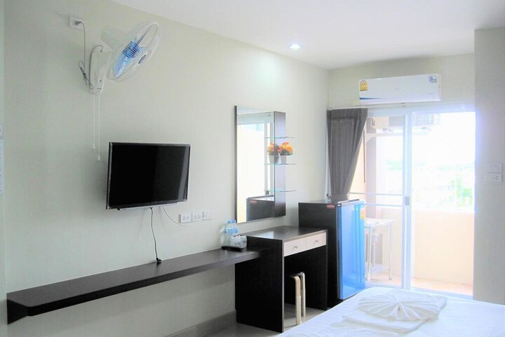 Room 11 of 14