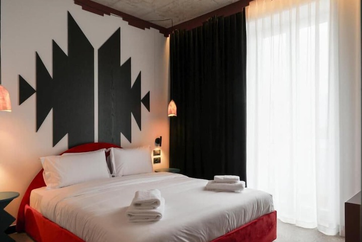 Room 12 of 40