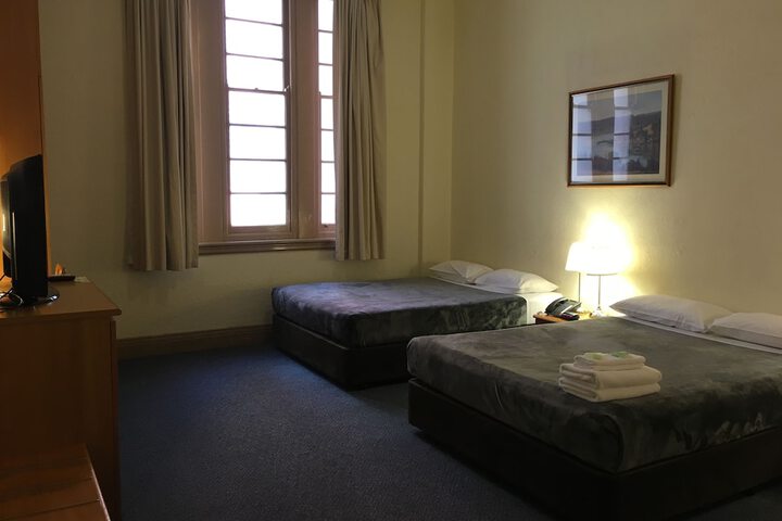 Room 14 of 73