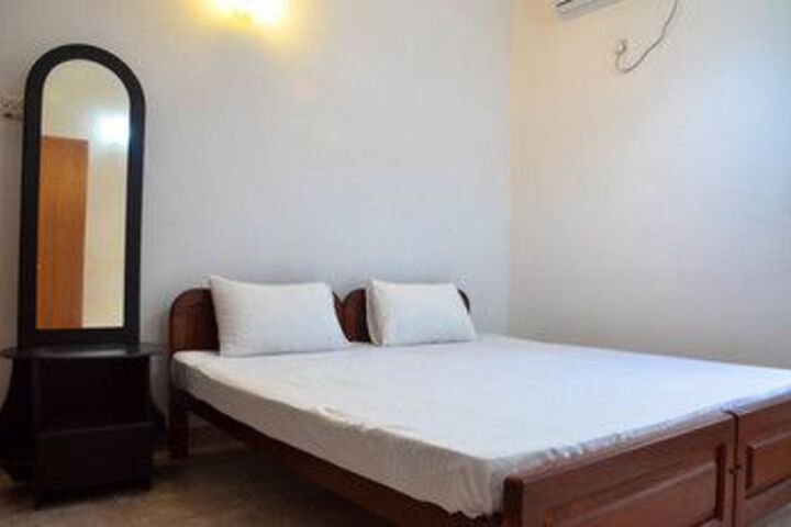 Room 6 of 20