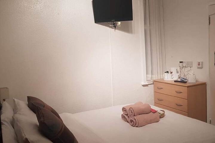 Room 13 of 26