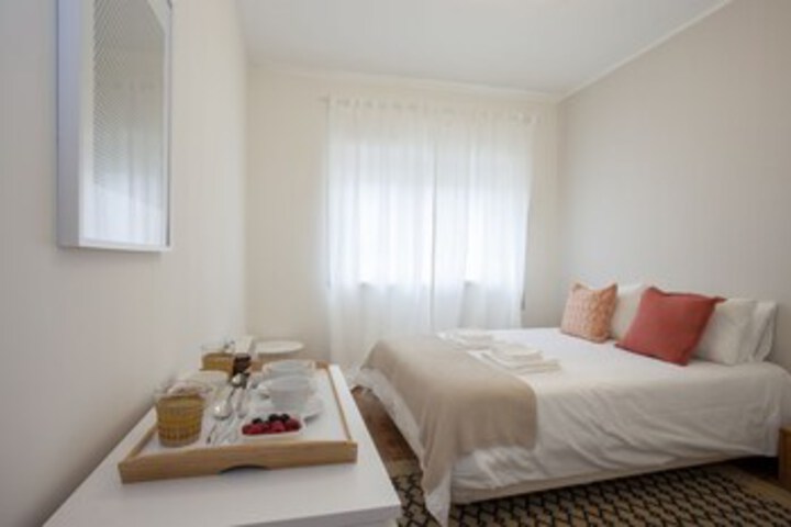 Room 12 of 25