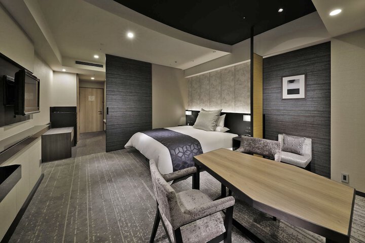 Room 28 of 56