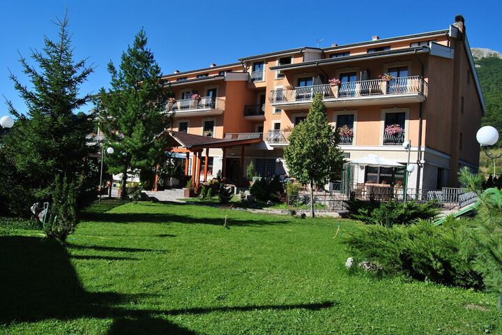 Alba Sporting Hotel in Rocca di Mezzo