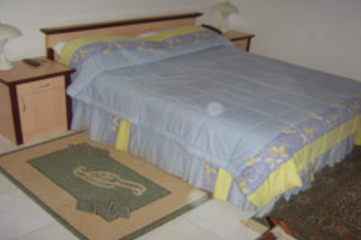 Room 4 of 6