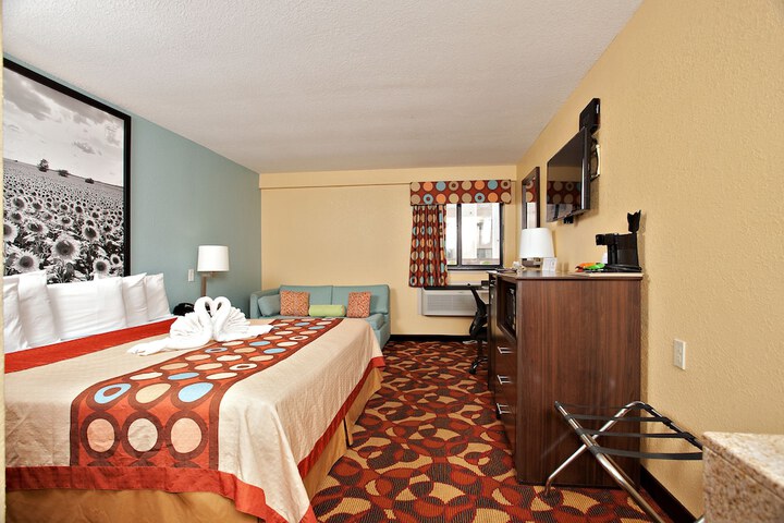 1 King Bed (5 of 45)