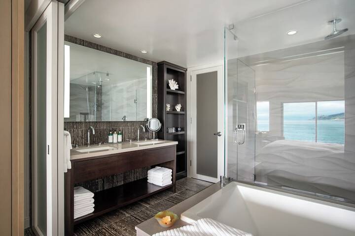 Room 52 of 95