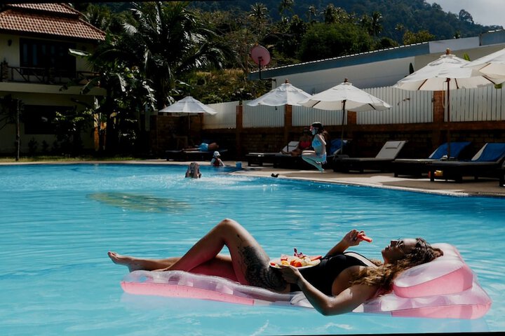 Pool Hotel