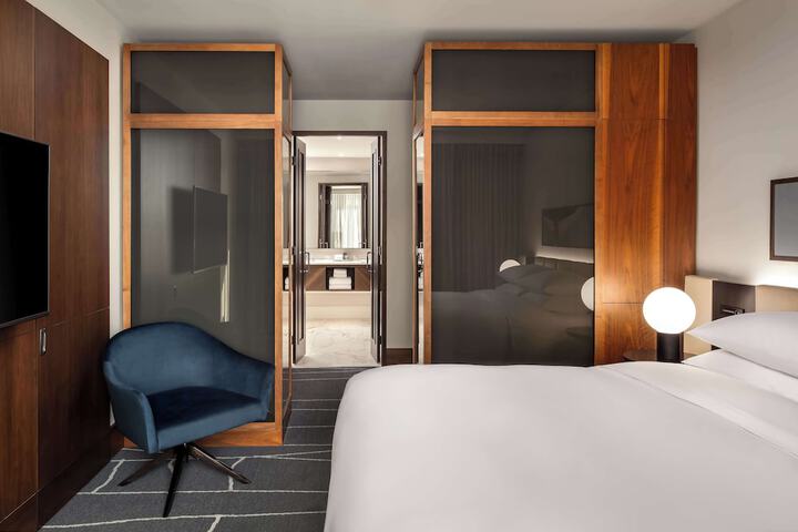 Room 25 of 91