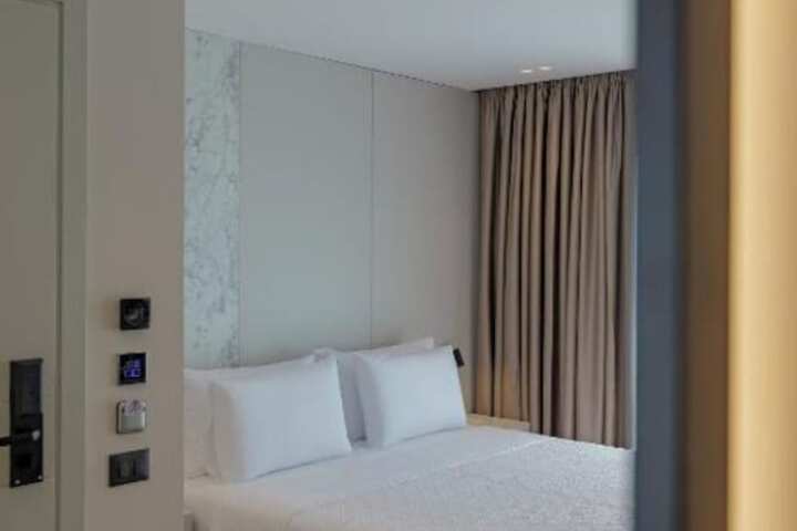 Room 77 of 171