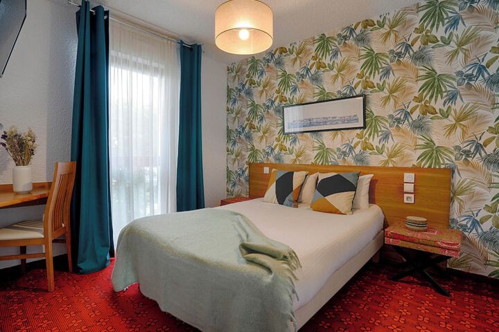 Room 42 of 191