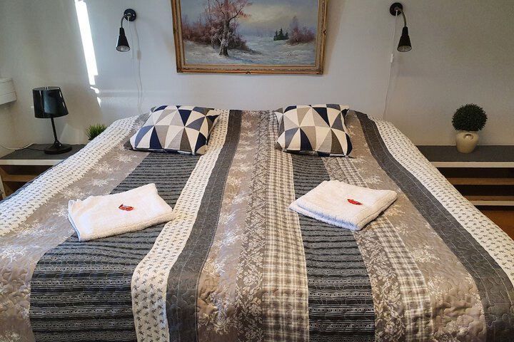 Room 42 of 176