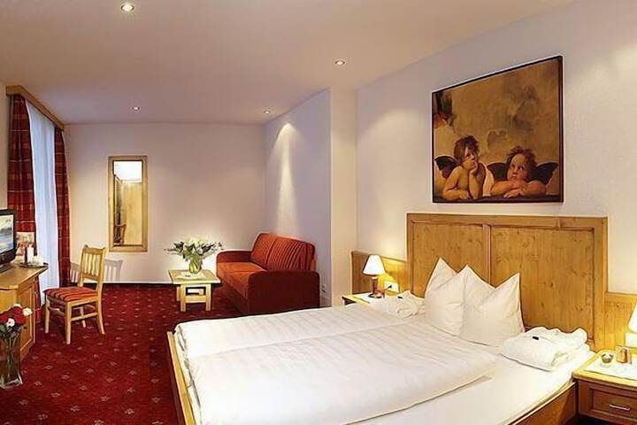 Room 3 of 38
