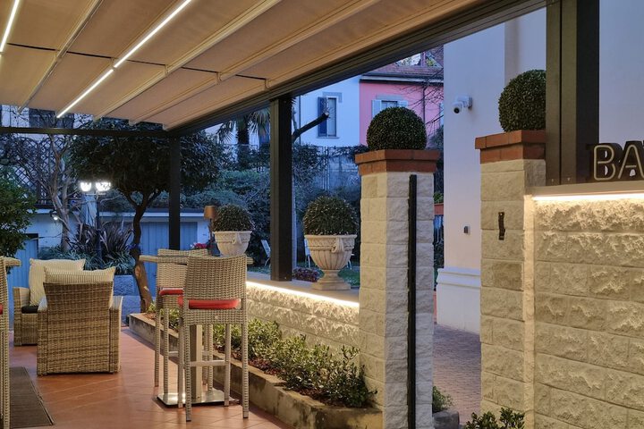 Hotel Entry