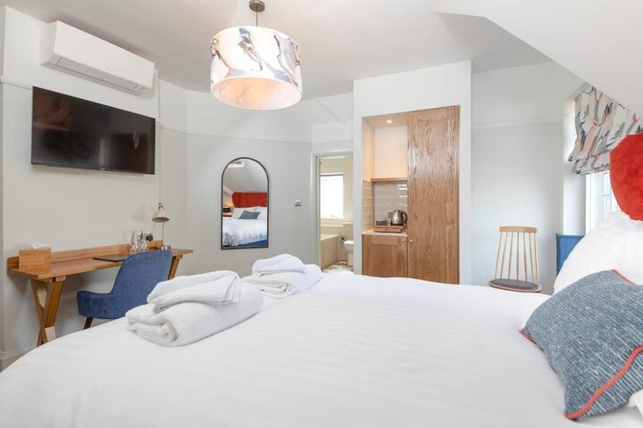 Room 3 of 12