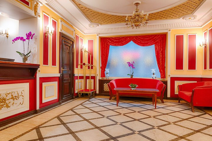 Entrance & Lobby