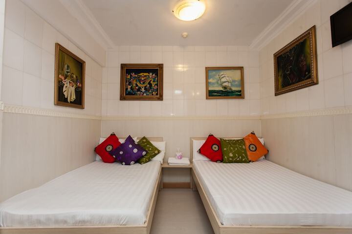 Room 12 of 52