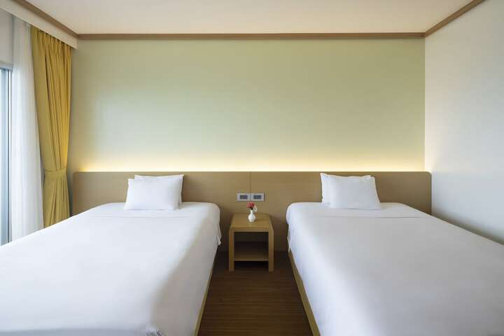 Room 13 of 61