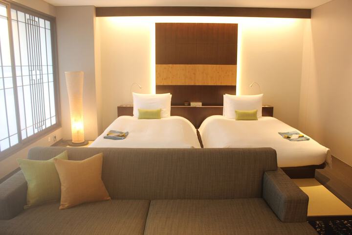 Room 15 of 76