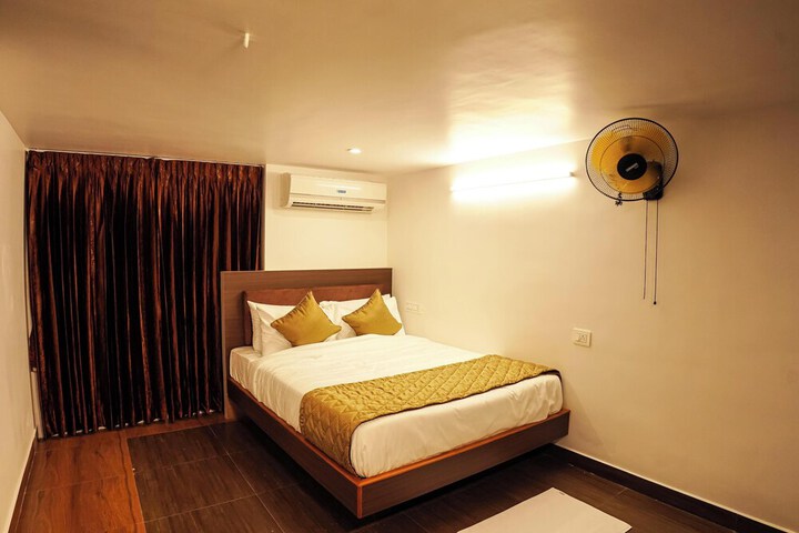 Room 28 of 138
