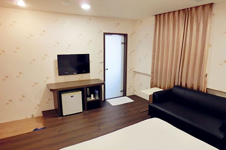 Room 9 of 67