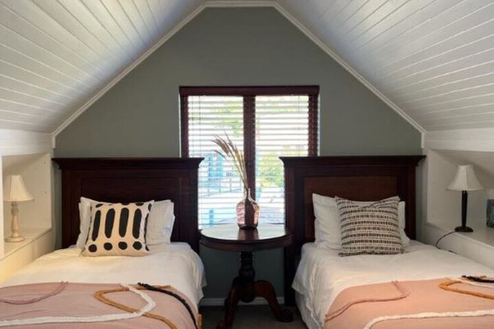Room 3 of 83